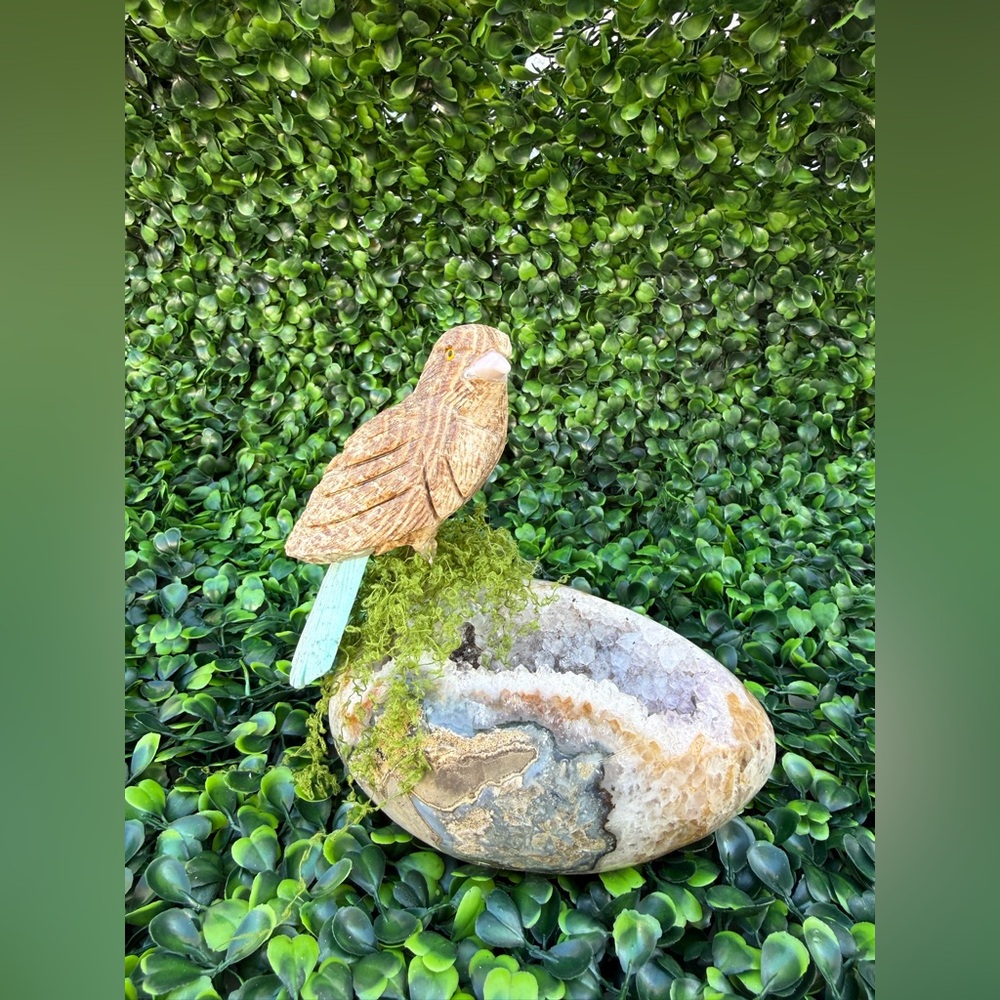 Bird Totem on Agate Egg | Balance & New Beginnings